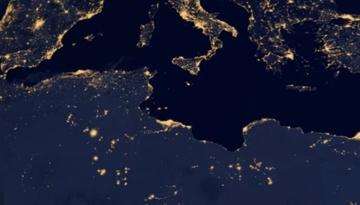 صور لنهر النيل والقاهرة بصورة ليلية من الفضاء