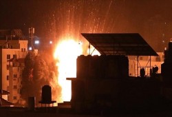 جيش الاحتلال الإسرائيلي يعلن استهداف منازل قادة بـ"حماس" في غزة