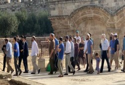 عشرات المستوطنين يجددون اقتحام الأقصى