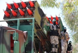 فى عرض عسكرى مهيب..صاورخ كتائب القسام الجديد يتجول شوارع قطاع غزة