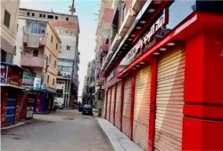 العمل بالمواعيد الصيفية للمحال والمولات بدءا من اليوم