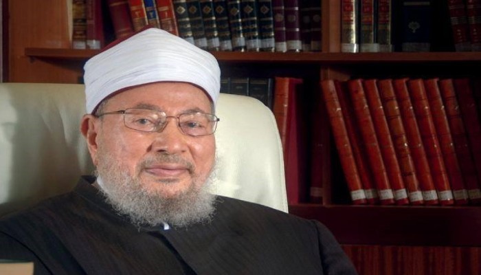 العلامة القرضاوي يغادر المستشفى بعد 6 أسابيع من إصابته بكورونا