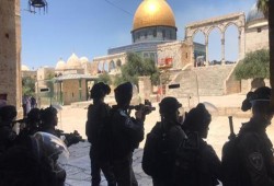الاحتلال يقمع فعالية بالقدس منددة بإساءة المستوطنين للرسول محمد