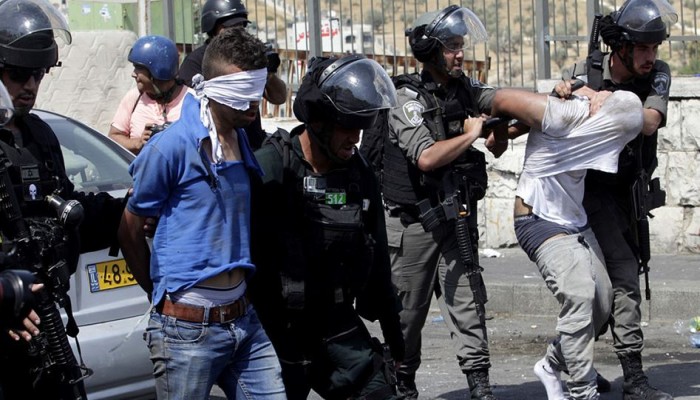 إصابات بمواجهات مع الاحتلال عقب مسيرة مطالبة بجثامين الشهداء بأبو ديس