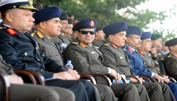 تقرير يكشف عن أموال سرية للجيش يديرها السيسي نيابة عنه تقدر بأرقام فلكية