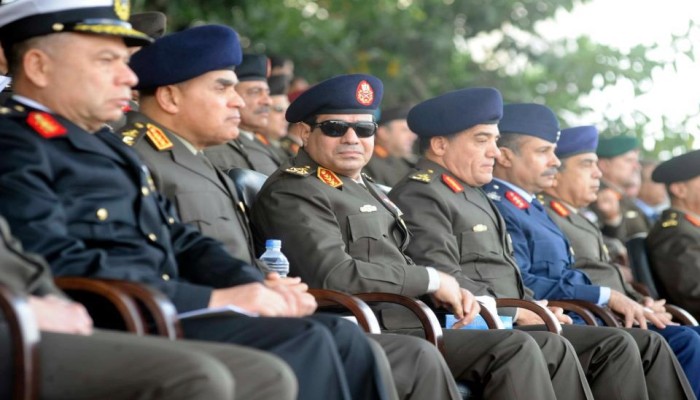 تقرير يكشف عن أموال سرية للجيش يديرها السيسي نيابة عنه تقدر بأرقام فلكية