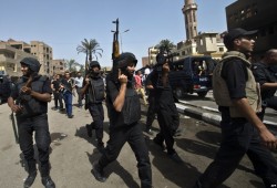 تقرير حقوقي: أمن الانقلاب يستخدم أسلوب التنكيل الجماعي بحق أسر معارضي السيسي
