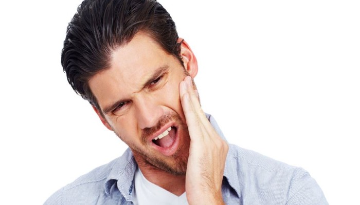 5 عادات شائعة تؤدي لتسوس الأسنان