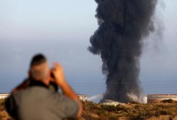 قناة عبرية: صواريخ غزة أصابت بنى تحتية في عسقلان