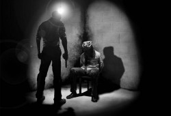 القبض على مواطن وإخفائه قسريا لمجرد اختلافه مع أمين شرطة