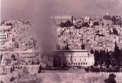 "حماس": الأقصى خط أحمر والمقاومة متأهبة لرد جرائم الاحتلال