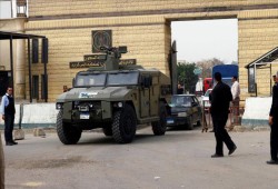 منظمة حقوقية: معتقلون يضرمون النار في زنازينهم احتجاجا على سوء الأوضاع بسجن العقرب