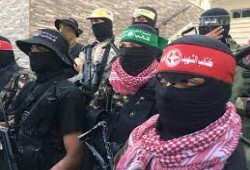 "حماس": عمليات المقاومة بالضفة وغزة لن تتوقف حتى انتزاع مطالب شعبنا