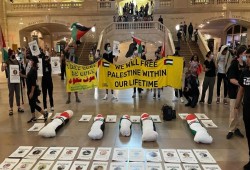 مظاهرة بنيويورك للمطالبة بالإفراج عن جثامين الشهداء المحتجزة