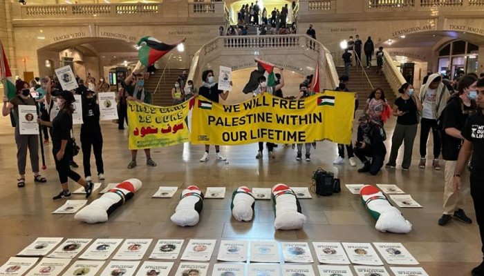 مظاهرة بنيويورك للمطالبة بالإفراج عن جثامين الشهداء المحتجزة