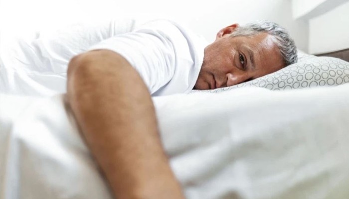 وصفة قشر الموز.. حيل غريبة تساعدك على الوقوع في النوم سريعًا