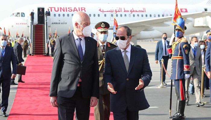 صحيفة ألمانية: السيسي كان وراء انقلاب قيس سعيد في تونس