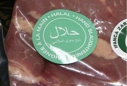 مسلمون يلجأون إلى القضاء بعد حظر بلجيكا الذبح الحلال