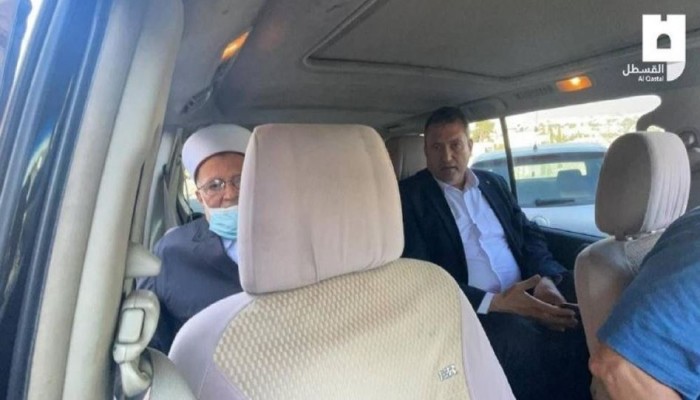 الاحتلال يحقق مع الشيخ عكرمة صبري بـ"المسكوبية"