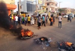 انقلاب عسكري بالسودان.. واعتقالات لوزراء وسياسيين