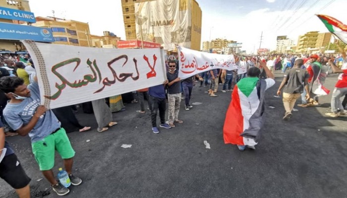 11 قتيلا في تظاهرات السودان.. وعصيان مدني