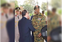 صحيفة أمريكية: البرهان التقى السيسي سرا قبل ساعات من قيامه بالانقلاب العسكري