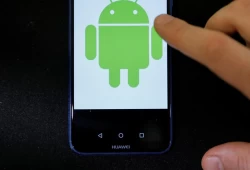 "أندرويد 12" يحوي ميزة تخبرك بالتطبيقات التي تتجسس عليك
