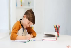 هكذا تساعد الطفل على المذاكرة وإنهاء واجباته المدرسيه