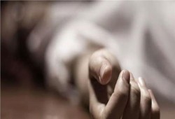 انتحار فتاة ابتُزت بصور مفبركة يثير تساؤل المصريين.. أين الأمن؟