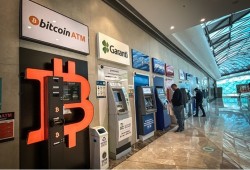 بتكوين تهبط لأقل مستوى منذ أكثر من 5 أشهر.. ما علاقة روسيا؟