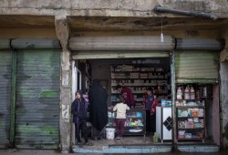 فقر وغلاء.. الدواء في سوريا من الضرورة إلى "الكماليات"