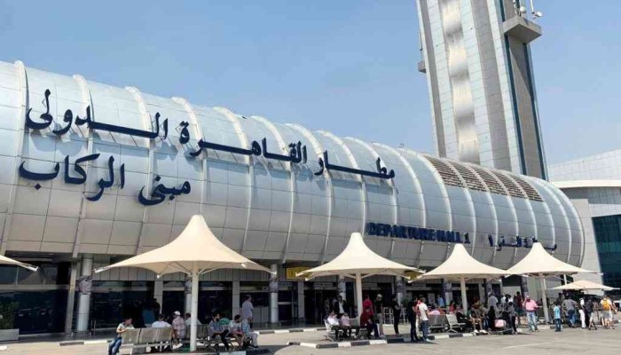 تقرير حقوقي: شهادات مروعة عن التعذيب بحجز مطار القاهرة