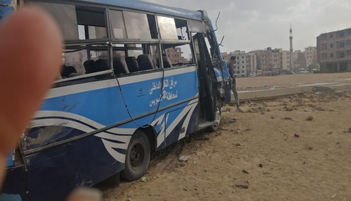 إصابة 9 أشخاص في حادث تصادم قطار بضائع مع أتوبيس بالسويس