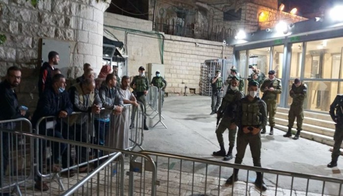 نواب في الكنيست الإسرائيلي يقتحمون المسجد الإبراهيمي