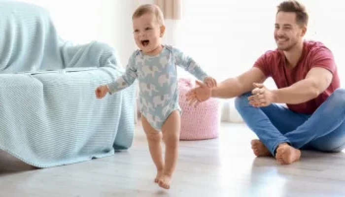 ١٣ شهر ولم يمشي طفلي هل يجب ان اقلق ؟ مشكلة تأخر المشي