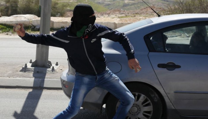 تضرر مركبات للمستوطنين رشقًا بالحجارة غرب سلفيت