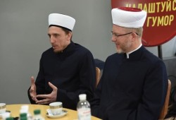 رئيس "مسلمي أوكرانيا" يكشف أوضاع الجالية ويعاتب هذه الدول