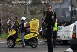 إصابة مستوطن في عملية طعن في القدس