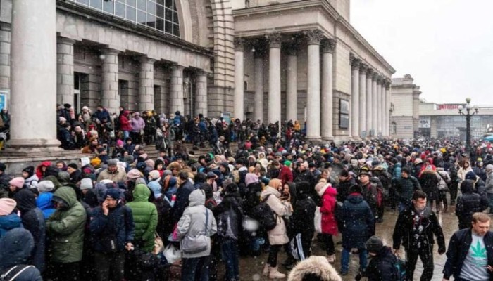 الأوكراني مدعوم.. والشرق أوسطي محروم.. هكذا تمنح أوروبا امتيازات اللجوء