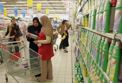 كيف أدى "تعويم الجنيه" إلى إشعال الأسعار في مصر؟