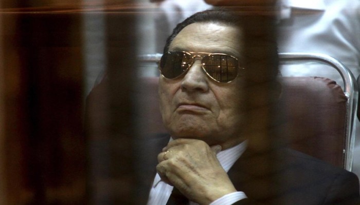 الاتحاد الأوروبي يلغي تجميد أموال أسرة مبارك.. ونجله يعلق