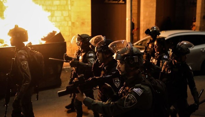 إطلاق نار وزجاجات حارقة صوب الاحتلال بالضفة وقمع في باب العامود