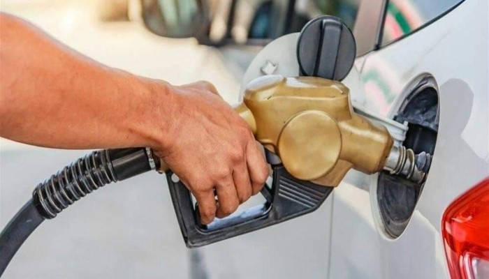 "الدهس مستمر".. رفع أسعار البنزين للمرة الخامسة هل تؤدي لثورة جياع؟