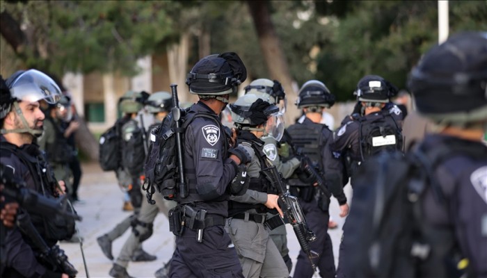 قوات الاحتلال الصهيوني تنسحب من باحات الأقصى بعد اقتحامه من قبل المستوطنين