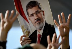 وسم الرئيس مرسي يتصدر مواقع التواصل في إعلان لفشل "اختيار" السيسي