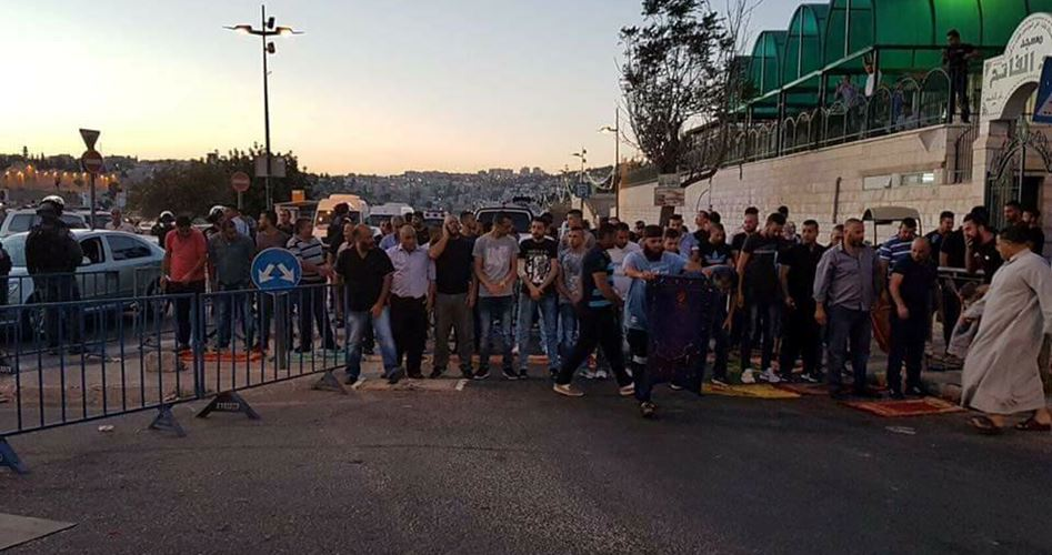 الاحتلال يمنع صلاة العشاء في "الأقصى" عقب إغلاقه