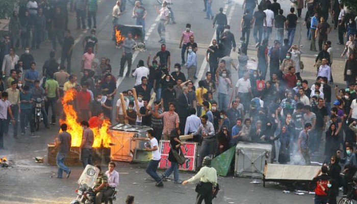 استمرار الاحتجاجات ضد الغلاء في إيران وسط أنباء عن سقوط ضحايا