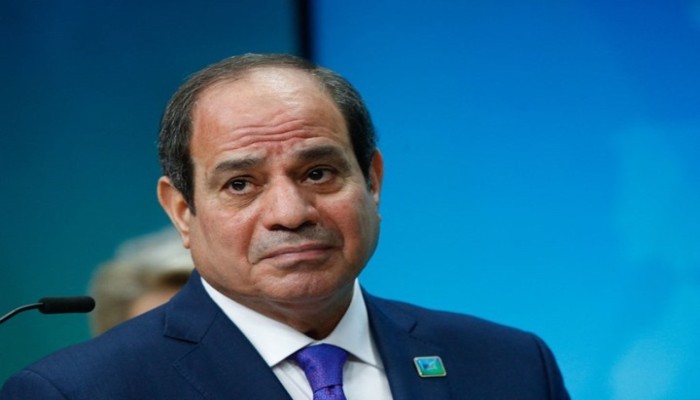 خبير اقتصادي يدعو المصريين لخلع السيسي قبل إفلاس البلاد