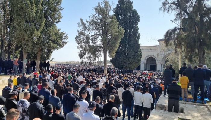 30 ألف مصلٍ يؤدون "الجمعة" في المسجد الأقصى