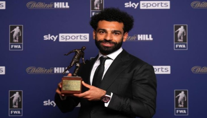 صلاح ينافس ثنائي ليفربول ورونالدو على جائزة الأفضل في إنجلترا